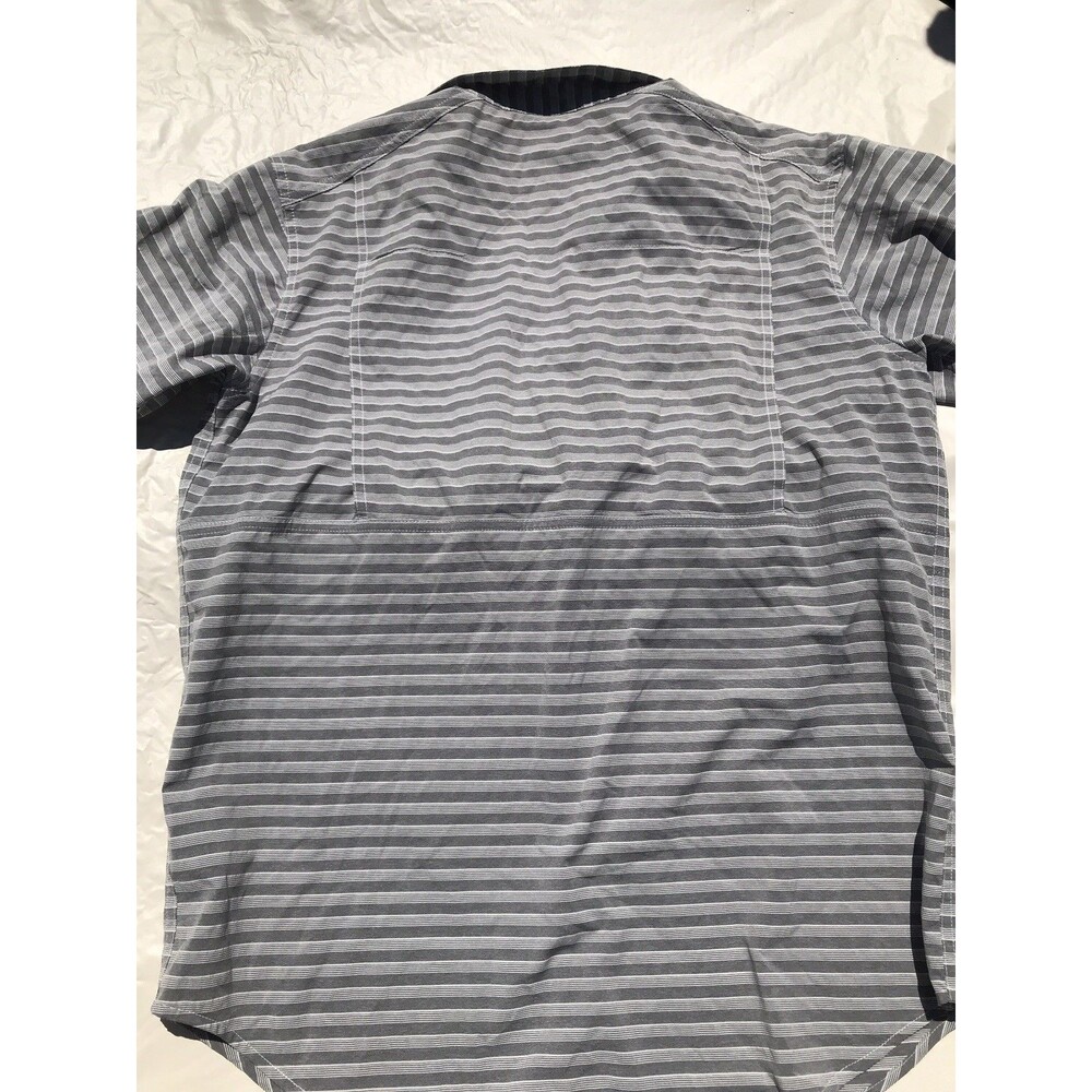 COLUMBIA Mens Medium Shirt Gray Striped Zippered Pocket Vented Back - Picture 7 of 7